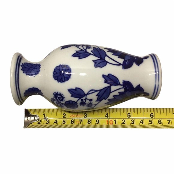 Bundle of Blue and White Mini Vases - Picture 4 of 5